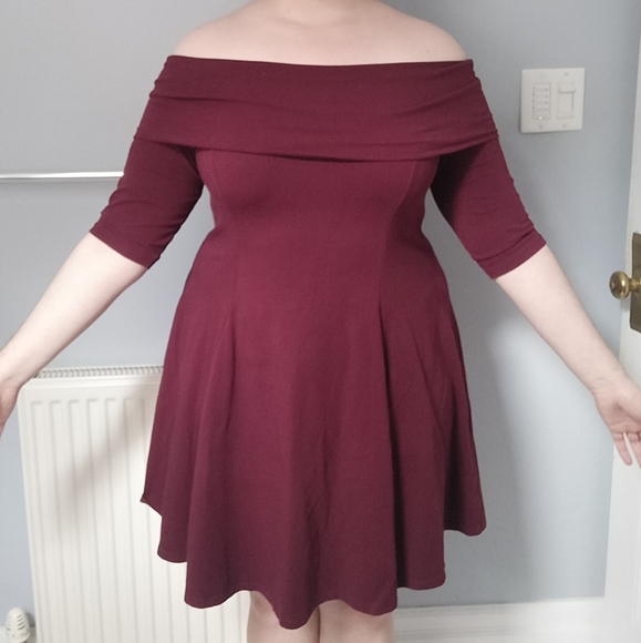 ASOS size 14 red off the shoulder dress - Picture 2 of 2